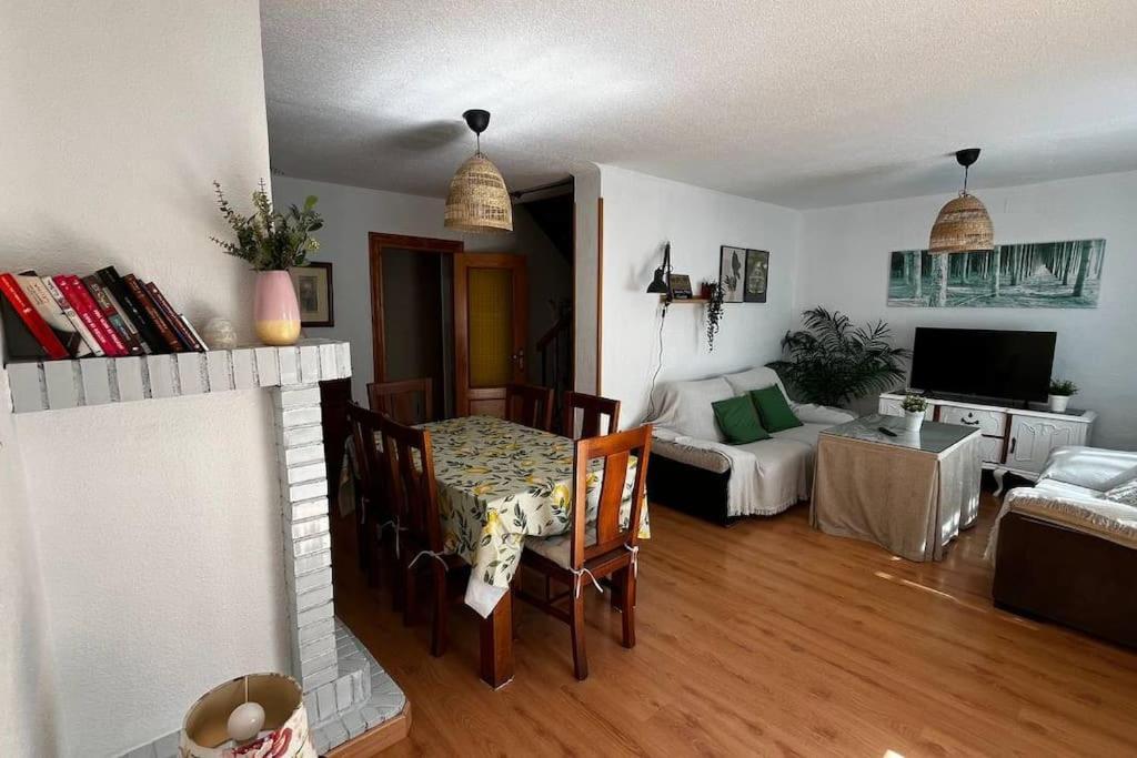 Casa De 5 Habitaciones Hasta 9 Plazas, La Casilla En Durcal, Granada Esterno foto
